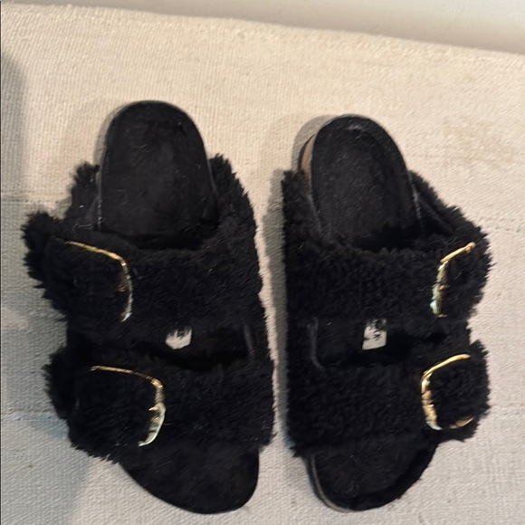 Birkenstock black shearling fuzzy big buckle Arizona slides sandals 37 - Picture 2 of 7
